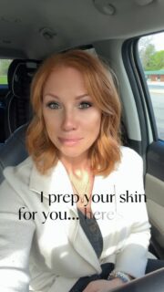 when I say I prep the skin for you… I mean it 🤍💍

as a bridal hair and makeup artist, I’m a big believer in skin prep leading up to your wedding day — gentle exfoliation, facials (if you love them), and consistent, high-quality skincare to get your skin in its best place.

but on the morning of your wedding:
please come with a clean, bare face — no skincare, no SPF, no makeup.🚫

this allows me to fully control your bridal skin prep so your wedding makeup lasts all day, blends seamlessly, and photographs beautifully (no flashback, no oxidation, no pilling).

when I know exactly what’s on your skin (or isn’t), I can customize everything — which is how we achieve that smooth, long-wearing, radiant bridal makeup look.

for my brides, mothers of the bride, and bridal party — your only job is to sit down, relax, and enjoy the process. I’ve got everything else covered 💍

this is the foundation of long-lasting wedding makeup and that effortless, “expensive skin” finish we are known for ✨

#bridalmakeupartist #onlocationhairandmakeup #bridaltips #weddingdayprep